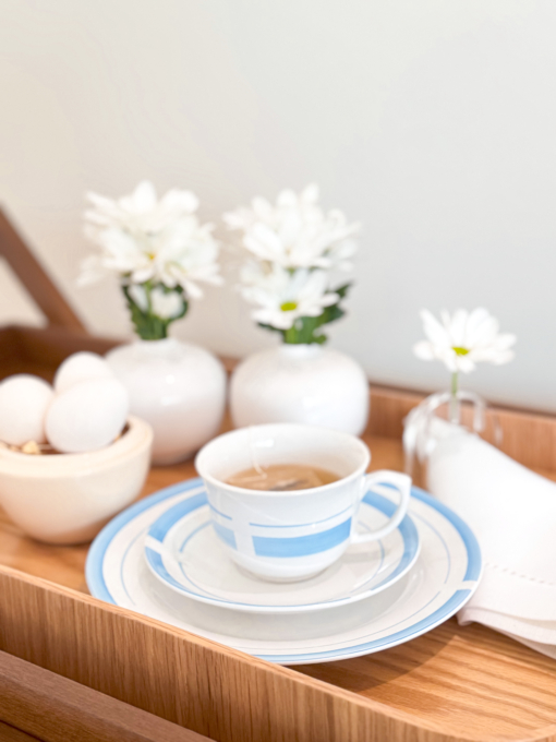 Set 04 Xícaras Chá com Pires Porcelana Filetes Azul - Imagem 2